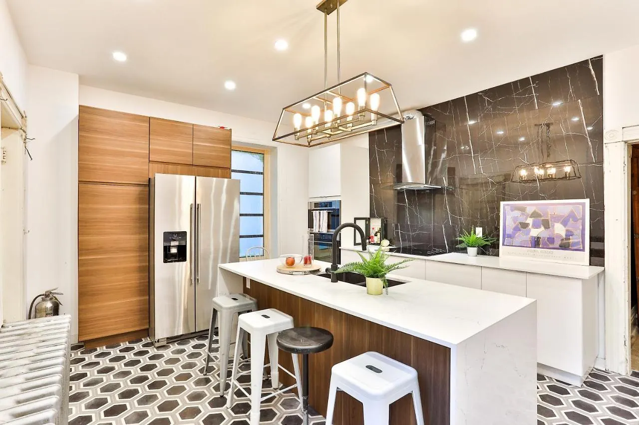 Eclectic Victorian West House 加拿大