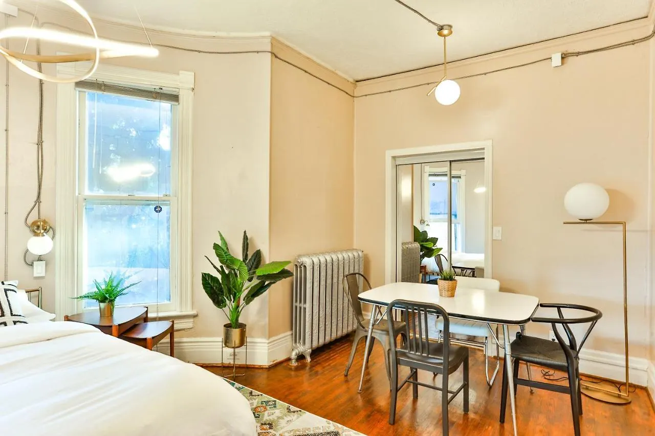 Eclectic Victorian West House 5*, 多伦多